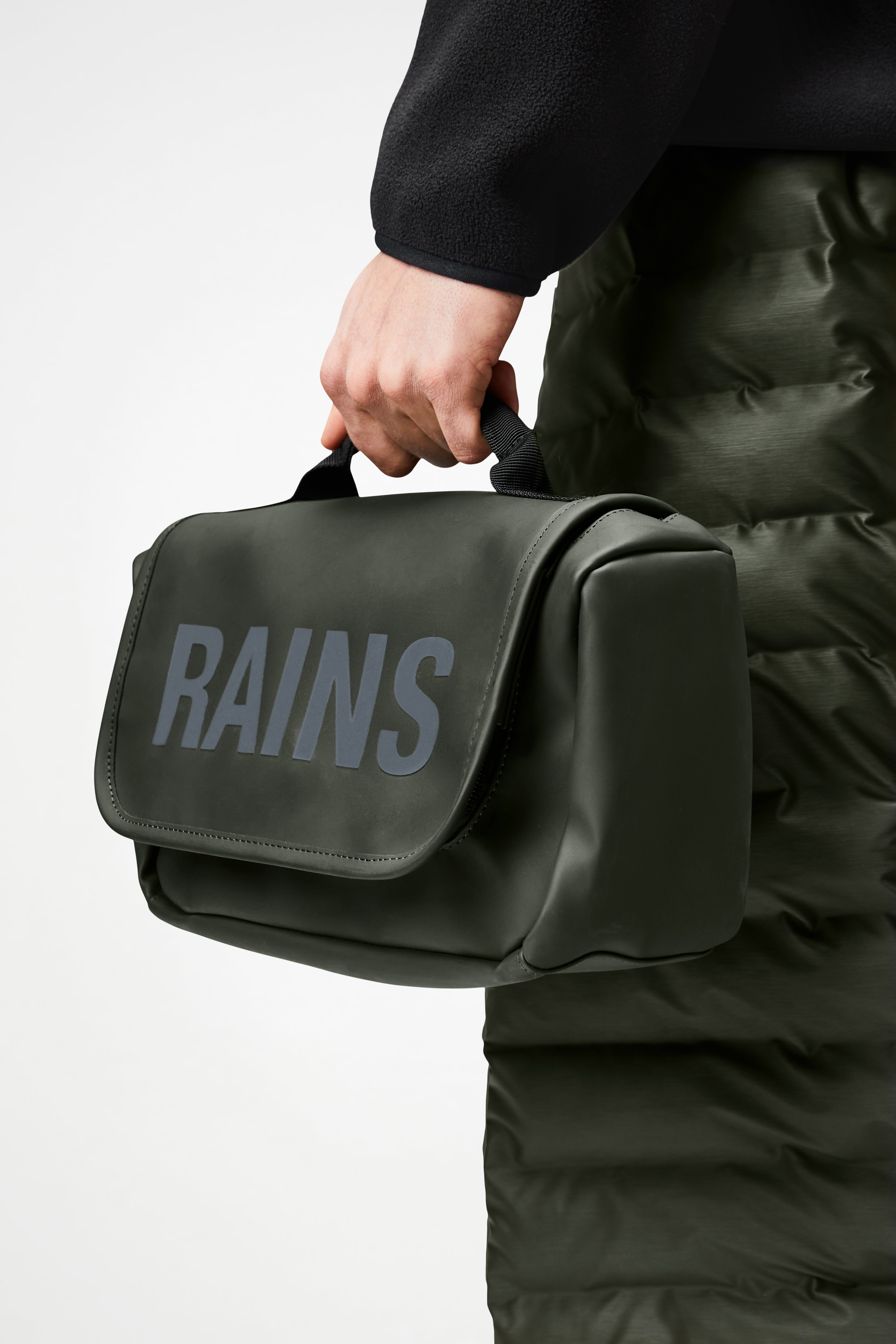 RAINS Texel Wash Bag Green 5.50L H18 x D12 x W26 cm Wash Bag